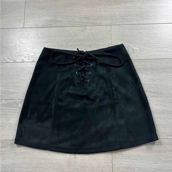 Glamorous Black Faux Suede Lace up Mini Skirt - Picture 2 of 11